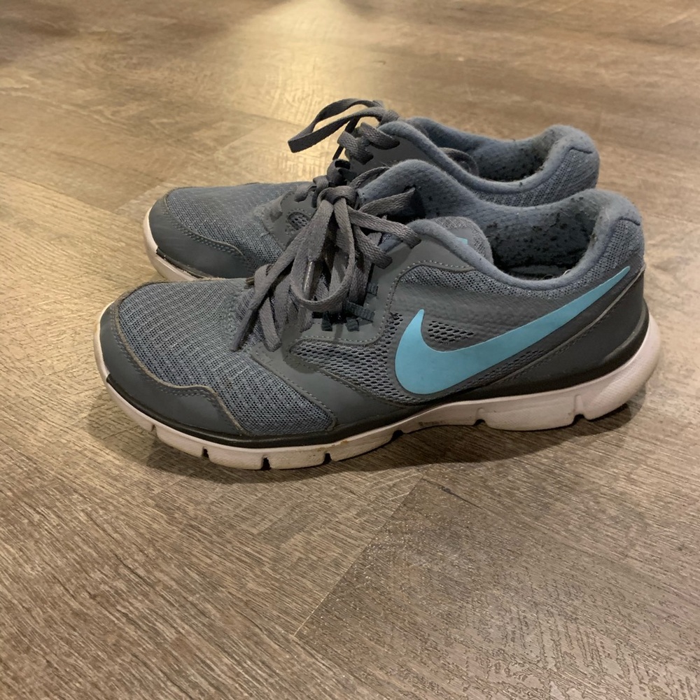 Nike Womens Grey Sneakers, Size 7.
